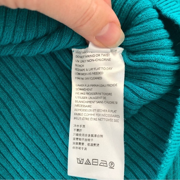 Urban Outfitters teal crop sweater with keyhole details. Size M. - Picture 6 of 8